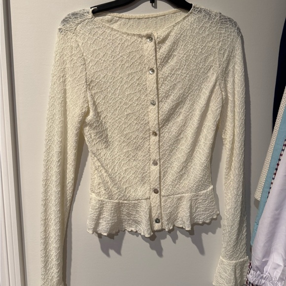 Ivory Lace Button-Up Peplum Top - Picture 2 of 2
